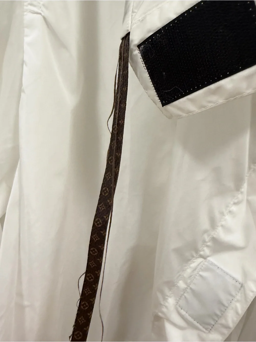 Authentic Louis Vuitton Sample White Lightweight Trench Coat with Contrast Tabs